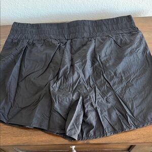 Women’s Black Athletic Elastic-Waist Running Shorts